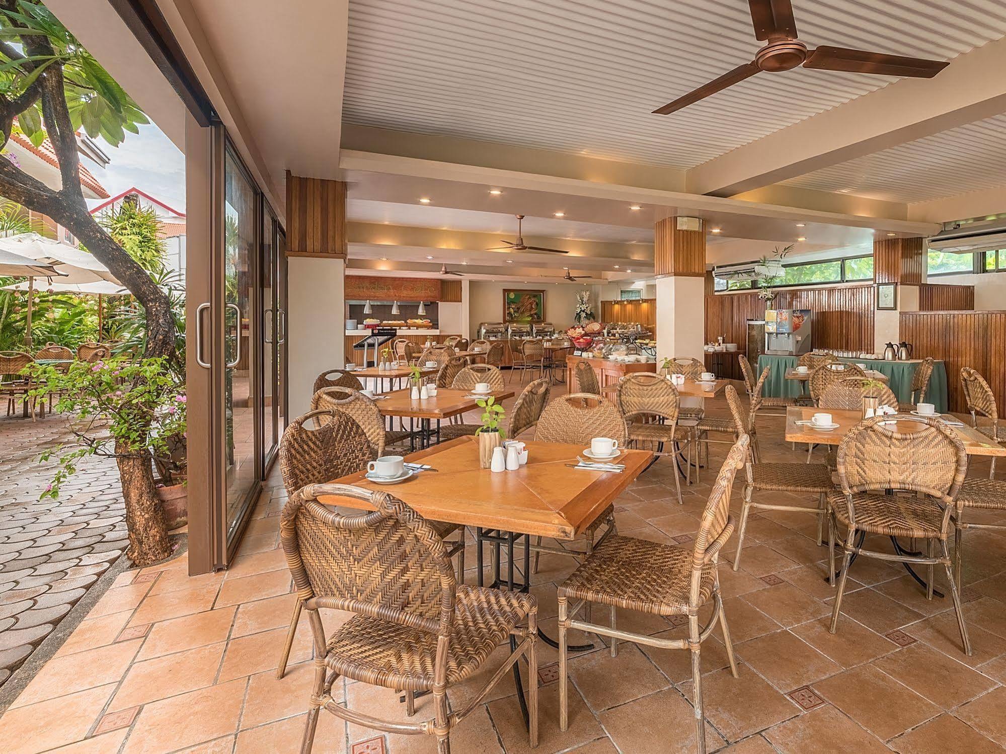 Patio Pacific Resort Balabag  Zewnętrze zdjęcie
